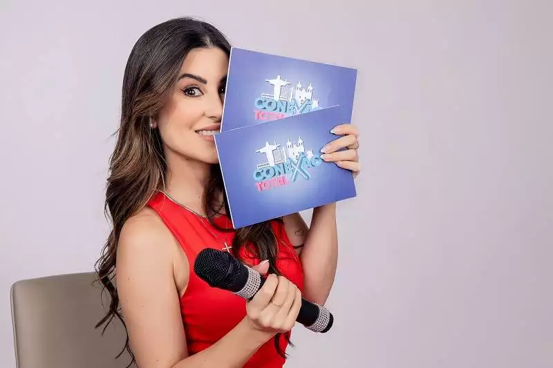 Jussara Prado comanda o Conexão Total, da Rede TV