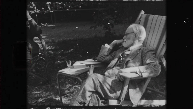 Sigmund Freud em cena da série ‘Para Ver Freud’